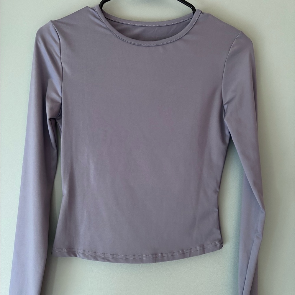 Amazon Basics Elegant Long Sleeve Top in Soft Purple Size Small